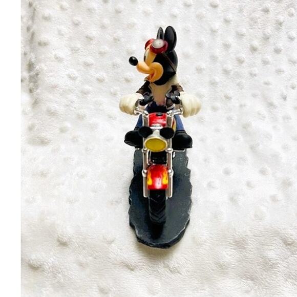 Disney's "Leader of the Pack" Mickey and Friends' Fun on the Open Road #15084 - Picture 4 of 5